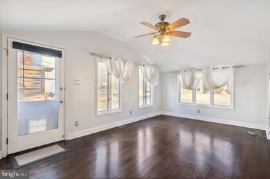 11510 Nevis Dr, Beltsville, MD 20705 - photo 5