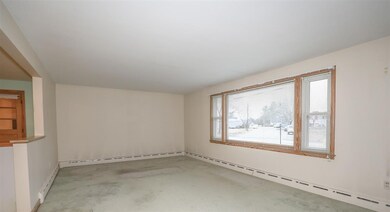 14 Labine St, Nashua, NH 03060 - photo 2