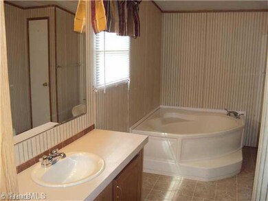 Master Bath/Spa.