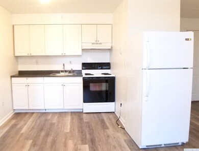 602 Warren St unit 5, Hudson, NY 12534 - photo 4