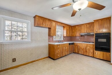 25 Digrande Dr, Rockland, MA 02370 - photo 4