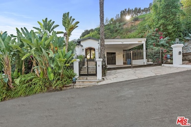 9572 Stuart Ln, Beverly Hills, CA 90210 - photo 2