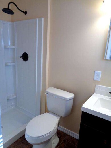 Victor Mast Bath2