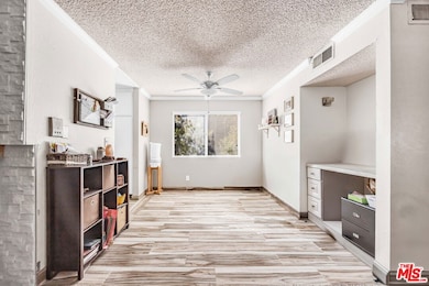 12940 Riverside Dr unit 108, Sherman Oaks, CA 91423 - photo 6