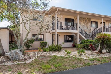 9910 Eagles Point Cir unit 3, Port Richey, FL 34668 - photo 3