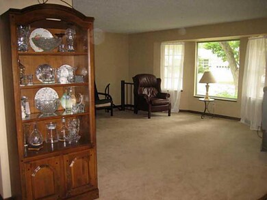 1465 Birch Dr, North Tonawanda, NY 14120 - photo 3