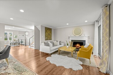 172 Field Point Rd Apt 6-print-041-041-0