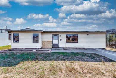 3903 Pleasant Dr, Midland, TX 79703 - photo 2