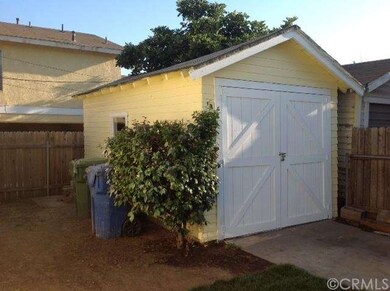1 car garage with a driveway to park your addition