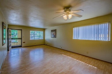 536 E University Blvd__077
