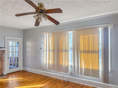 #726 Living Room