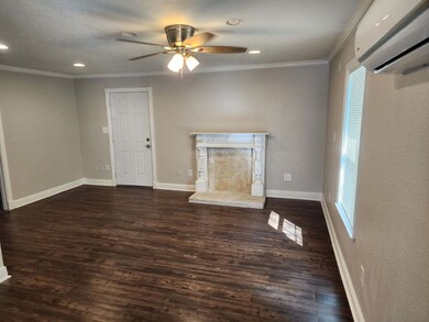 607 E Crosstimbers St, Houston, TX 77022 - photo 6