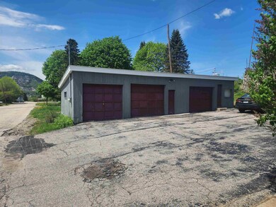 677 Lancaster St, Berlin, NH 03570 - photo 3