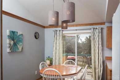 1614 NE Cackler Ln, Bend, OR 97701 - photo 4