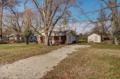 4221 W Maple St, Springfield, MO 65802 - photo 2