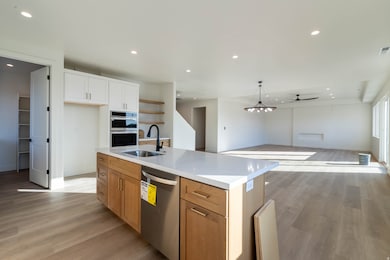 1032 S Wyatt unit 4, Washington, UT 84780 - photo 3