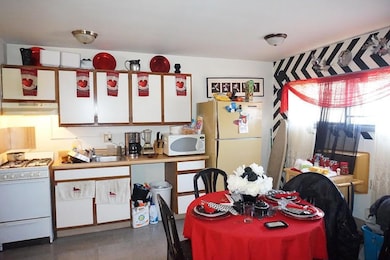 1639 Douglas Ave, Racine, WI 53404 - photo 5