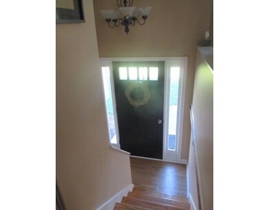 127 Atkinson Dr, Bridgewater, MA 02324 - photo 3