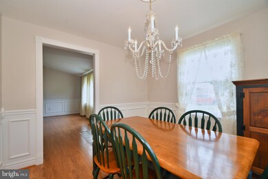 9336 Beowulf Cir, Rosedale, MD 21237 - photo 7