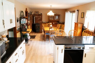 70mouseln.diningroom1