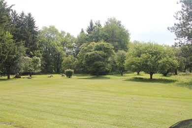 494 Gravity Rd, Lake Ariel, PA 18436 - photo 3