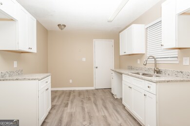 3773 Kathryn Dr SW, Atlanta, GA 30331 - photo 6