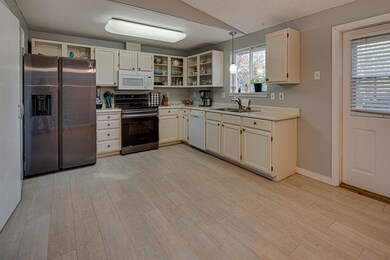 1522 SW 35th St, Redmond, OR 97756 - photo 5