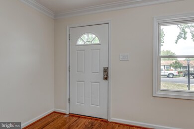 114 N Cypress Rd, Sterling, VA 20164 - photo 5