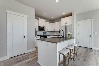 3870 NE Petrosa Ave, Bend, OR 97701 - photo 5