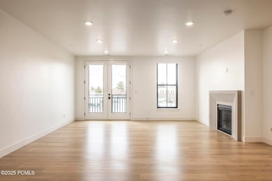 005_2250eholladay-305.02_892