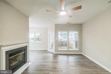 4137 Fountainside Ln unit B002, Fairfax, VA 22030 - photo 4