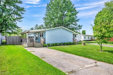 View of front of property featuring a front yard