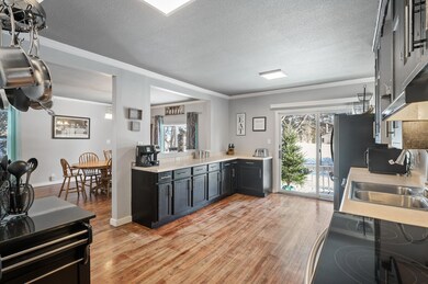 Tons of natural light to cook with!