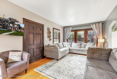 07-717-newton-st-WindowStill-Real-Estate