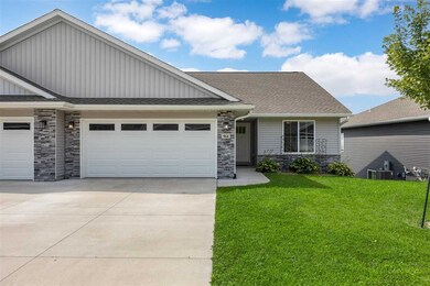 914 Prairie View Dr, West Branch, IA 52358 - photo 2