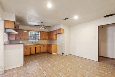 9918 Cheeves Dr, Houston, TX 77016 - photo 2