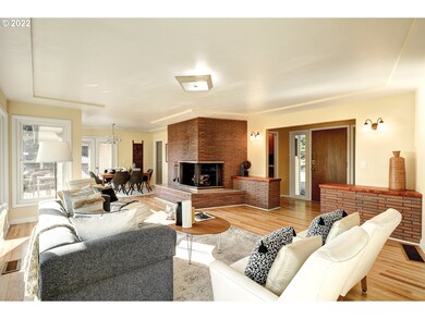 Living Room/Dining Room