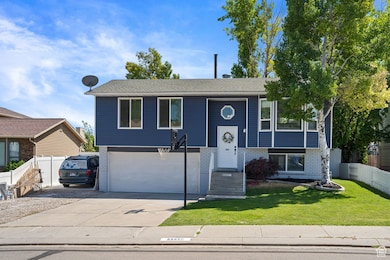 5557 W Joshua Cir, West Jordan, UT 84081 - photo 2