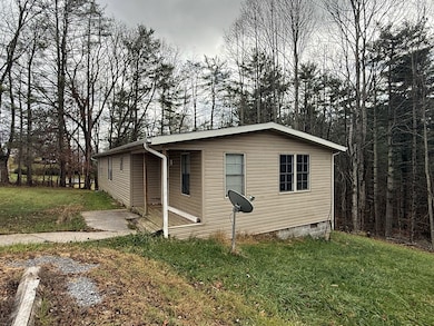 121 Caldwell St, Princeton, WV 24740 - photo 2