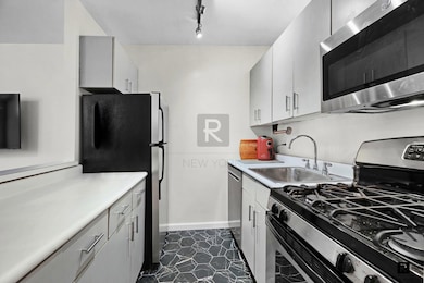 The Chatham in Chelsea unit 3G, New York, NY 10011 - photo 4