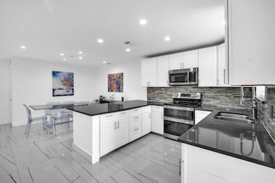 3443 Laurel Oaks Ln unit 607, Hollywood, FL 33021 - photo 2