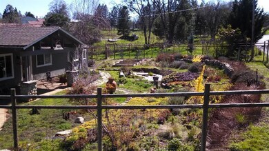 1660 Pair A Dice Ranch Rd, Jacksonville, OR 97530 - photo 5