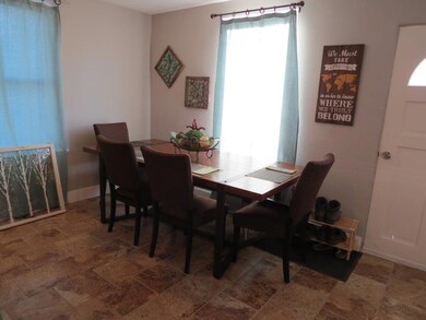 (5) Dining Room