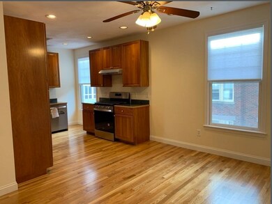 301 Lafayette St unit 3, Salem, MA 01970 - photo 2