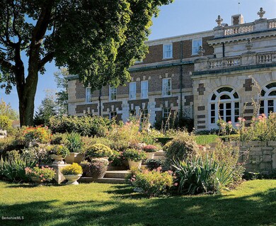 10 Ext Mansion Gardens