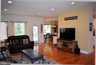 680 Franklin Square Dr, Chambersburg, PA 17201 - photo 6