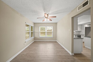 313 E Castle Harbour Dr, Friendswood, TX 77546 - photo 7