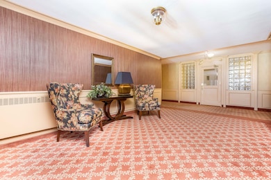 869 Farmington Ave unit 305, West Hartford, CT 06119 - photo 2