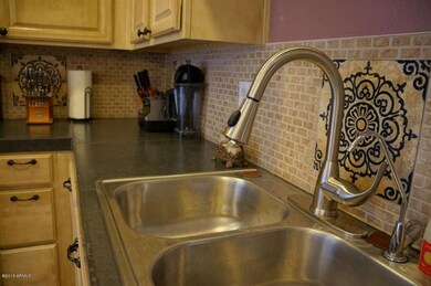 KITCHEN - BACKSPLASH