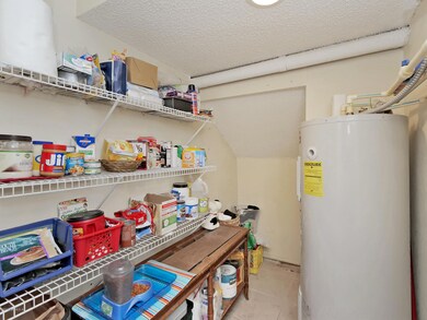 1845 Forsyth Ct-8
